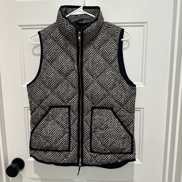 J. Crew Jackets & Blazers - J. Crew Excursion Quilted Black and White Herringbone Vest